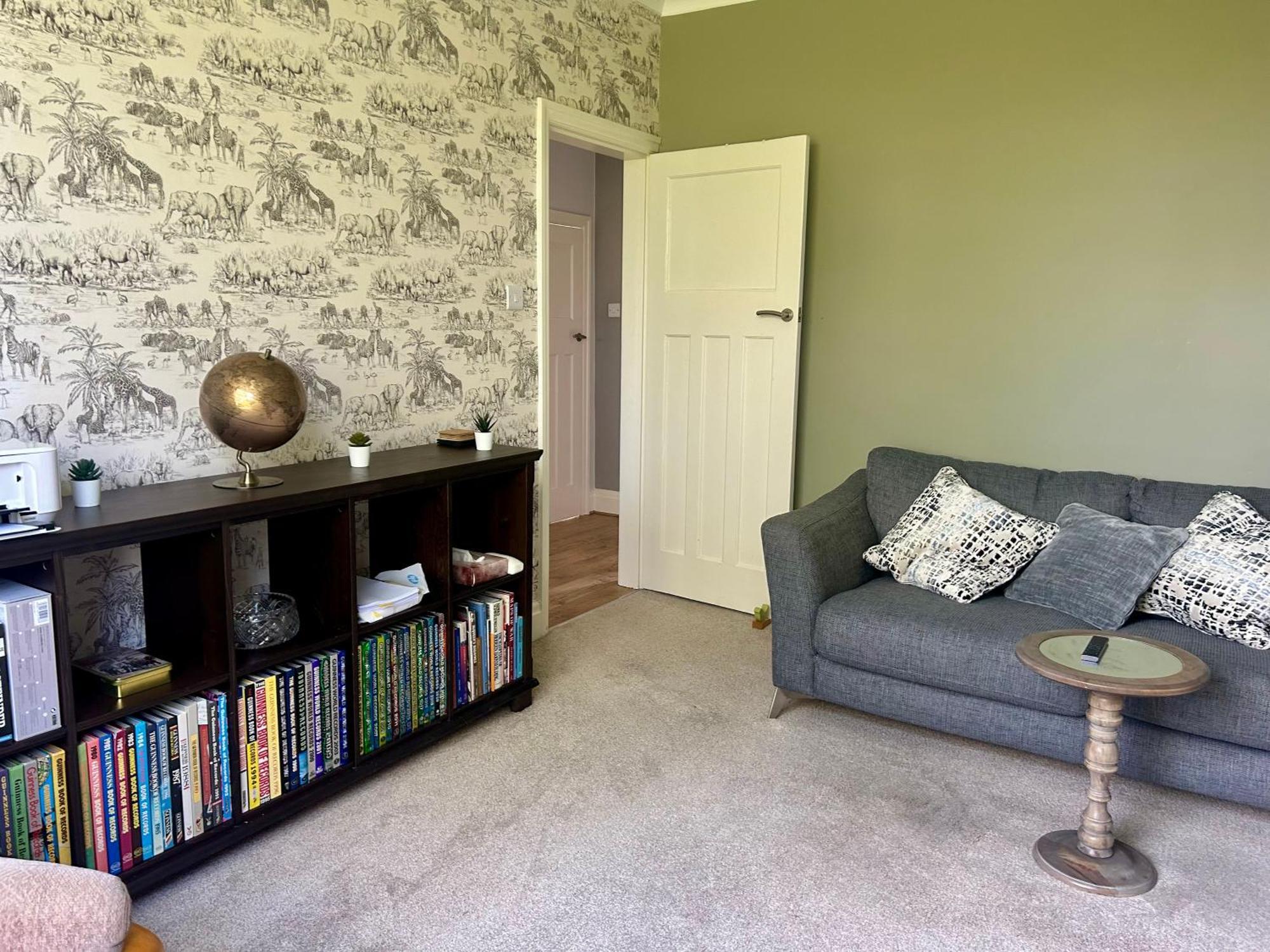 Hazel Grove Quiet Double Bedroom With Garden View, Breakfast מראה חיצוני תמונה