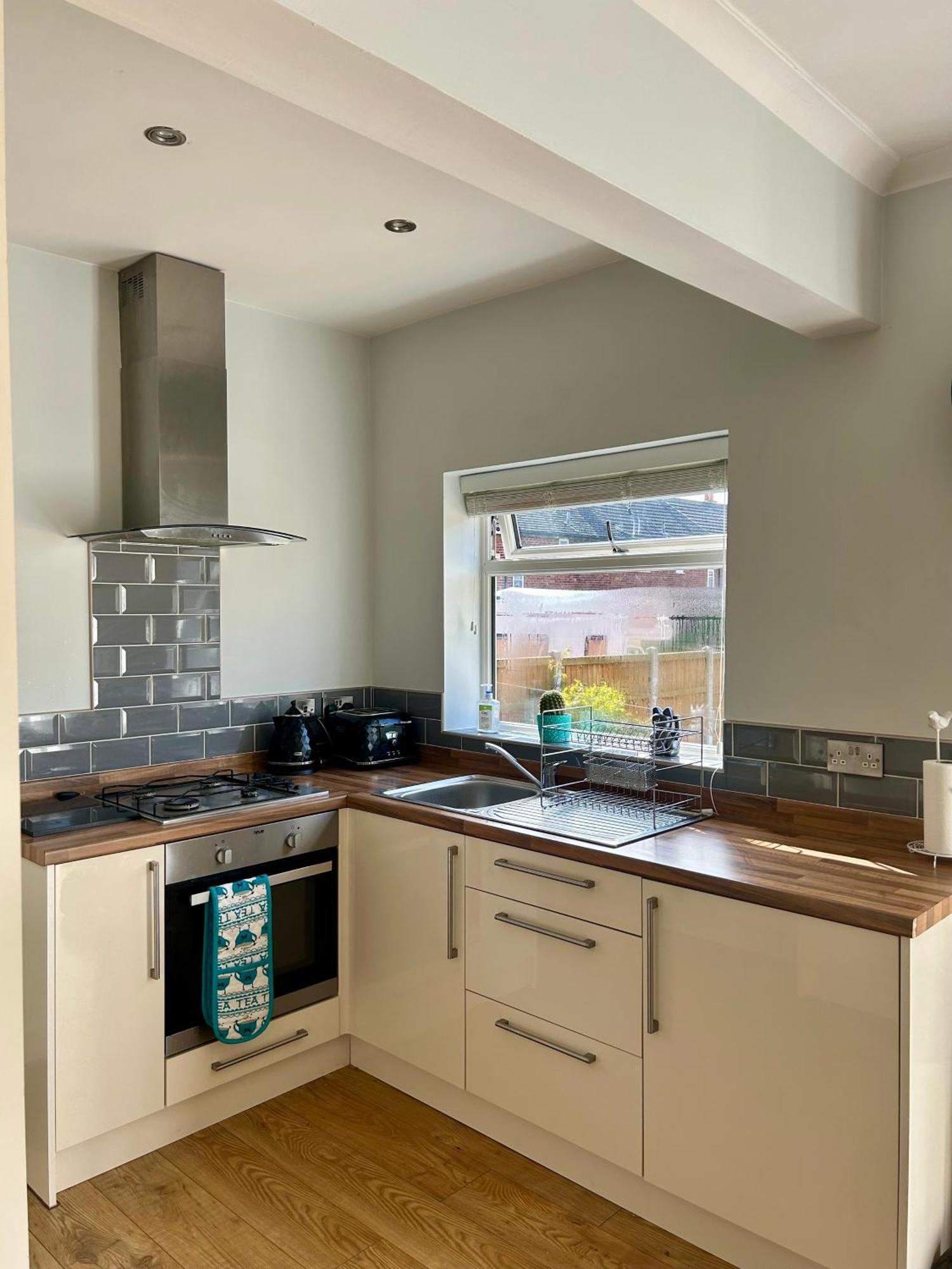 Hazel Grove Quiet Double Bedroom With Garden View, Breakfast מראה חיצוני תמונה